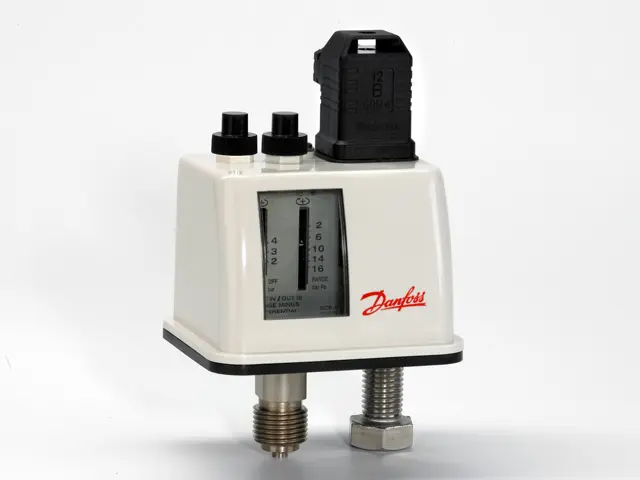 Danfoss Druckschalter BCP 2 mit einpoligem Umschaltkontakt 017B0006