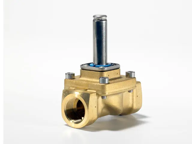 Danfoss Solenoid valve EV 250B 18B 3/4 kvs 6 0 water/steam NC 032U5254