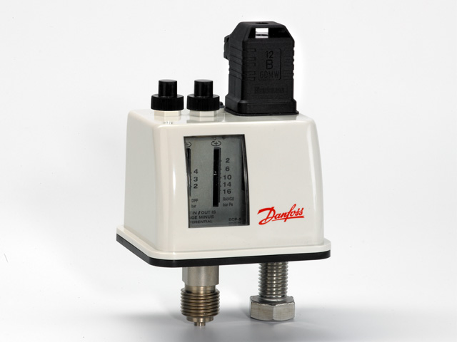 Danfoss Pressure switch BCP 4 with single-pole changeover microswitch 017B0014